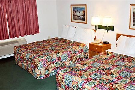 Fairbridge Inn & Suites In Caledonia Room photo